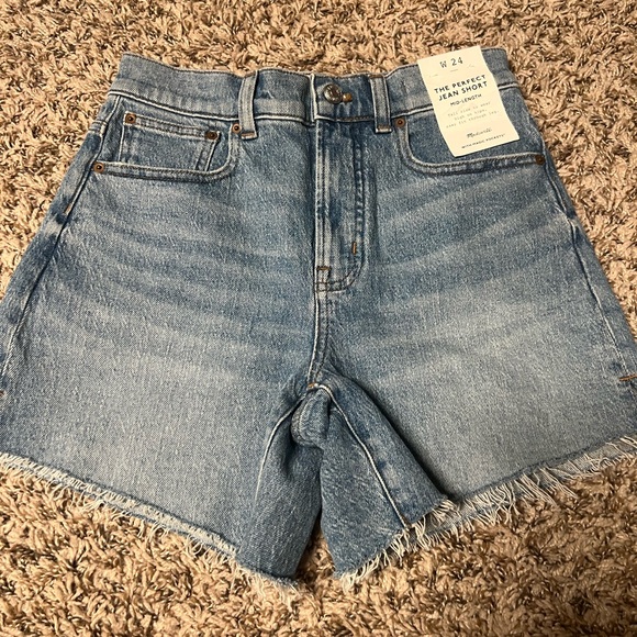 Madewell The Perfect Jean Short Mid Length - Picture 2 of 6